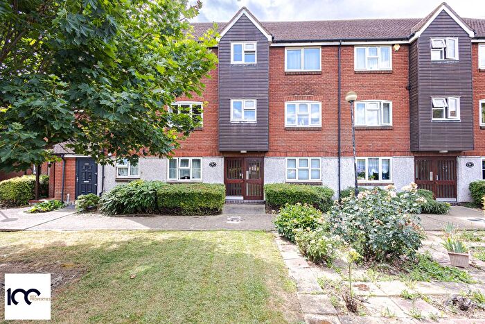 1 Bedroom Flat To Rent In Dunnock Road, London, E6