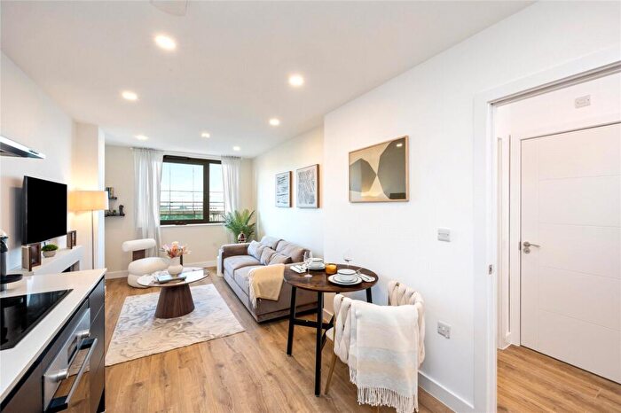 2 Bedroom Penthouse For Sale In Davigdor Road, Hove, East Sussex, BN3