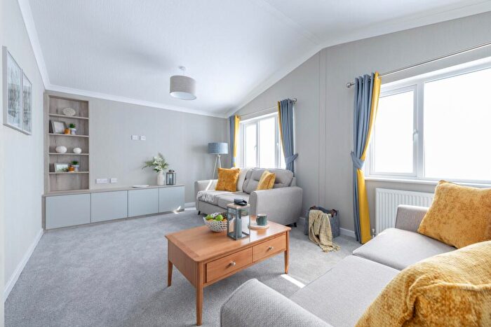 2 Bedroom Park Home For Sale In Two Bed Omar Newmarket (), Blyton Springs, Station Road, Blyton, Lincolnshire, DN21