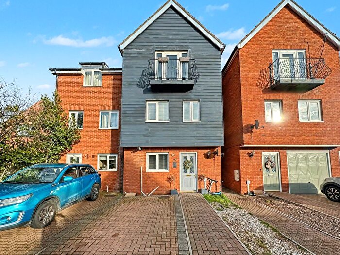 4 Bedroom Town House For Sale In Thorney Hall Close, Stowmarket, IP14