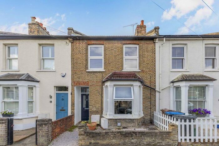 1 Bedroom Flat To Rent In Milton Road, London, SW19