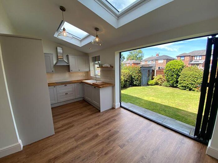 3 Bedroom Semi-Detached House To Rent In Burnside Avenue, Salford, M6