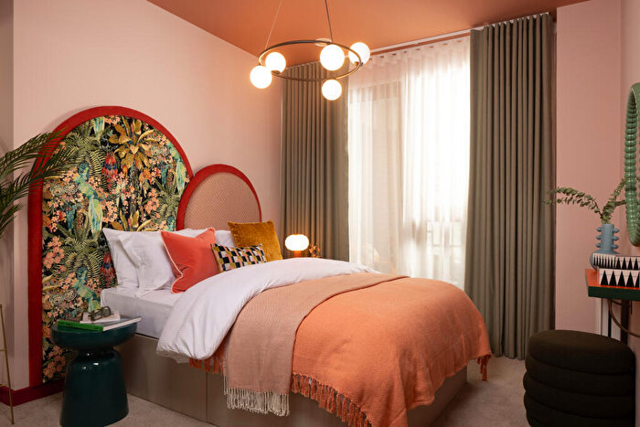 3 Bedroom Apartment For Sale In - Ilderton Road, London, SE15