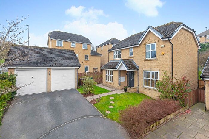 4 Bedroom Detached House For Sale In Tenterfields, Apperley Bridge, BD10
