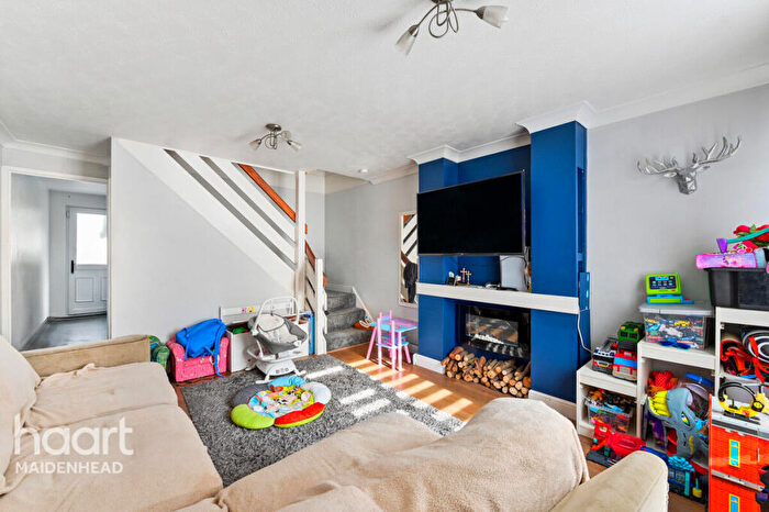 2 Bedroom Terraced House For Sale In Fotherby Court, Maidenhead, SL6