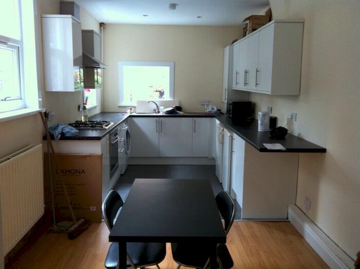 3 Bedroom Terraced House To Rent In St Thomas Road, Preston, Lancashire, PR1