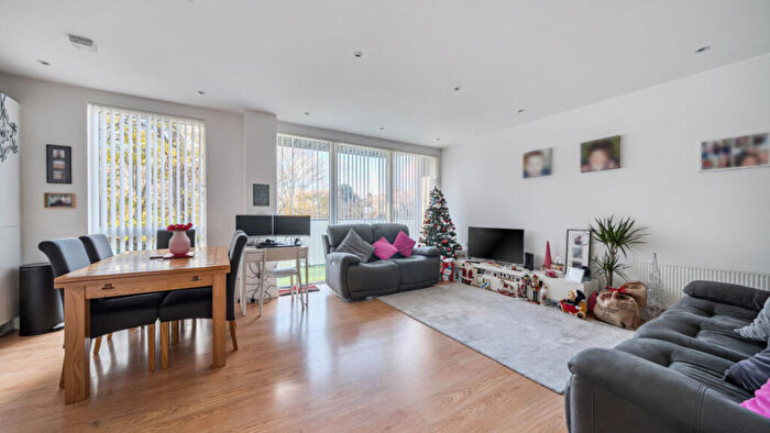 2 Bedroom Flat For Sale In High Street, Beckenham, BR3
