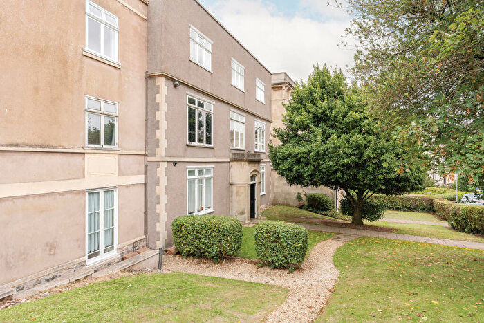 1 Bedroom Apartment For Sale In Crosby Hall, Royal Crescent, Weston-Super-Mare, Somerset, BS23