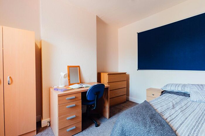 4 Bedroom Terraced House To Rent In Bedford Street, - Bed, LN1