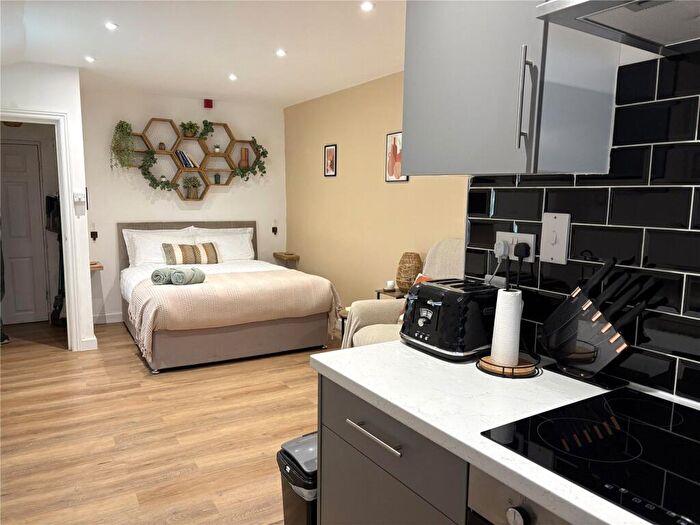 1 Bedroom Apartment To Rent In High Street, Wells, Somerset, BA5