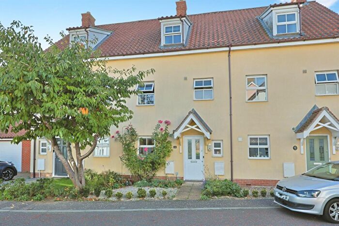 3 Bedroom Town House For Sale In Crocus Street, Wymondham, NR18