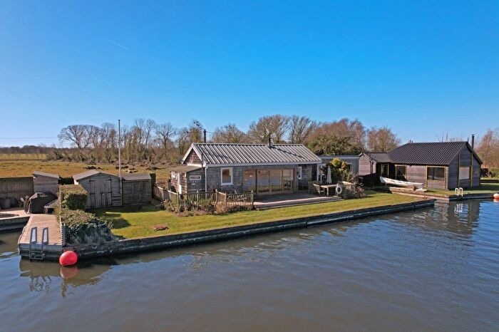 1 Bedroom Detached Bungalow For Sale In Riverside, Repps With Bastwick, NR29