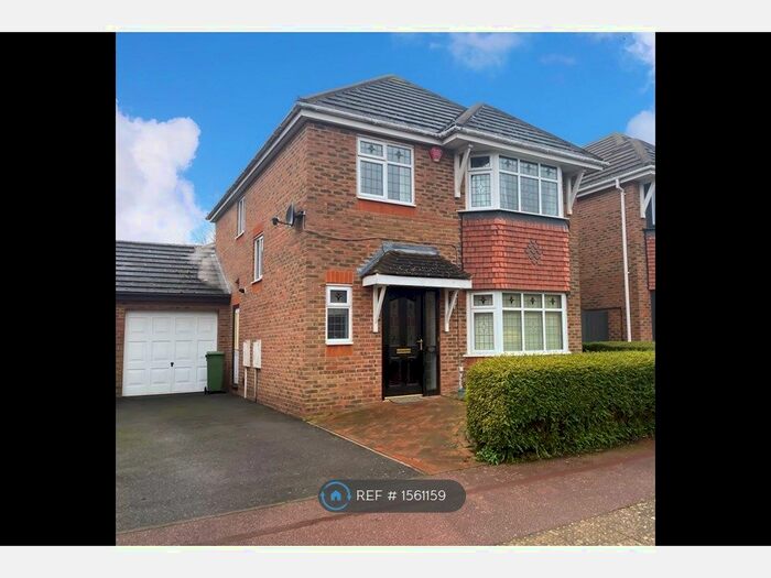 4 Bedroom Detached House To Rent In Wiltshire Way, Bletchley, Milton Keynes, MK3