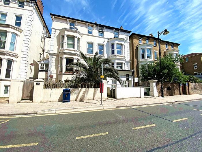 1 Bedroom Flat To Rent In Osborne Road, Southsea, PO5
