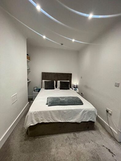 1 Bedroom Studio To Rent In Wandsworth High Street, London, SW18
