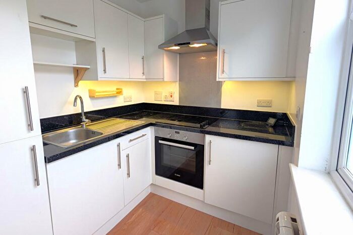 1 Bedroom Flat To Rent In Addlestone, Surrey, KT15