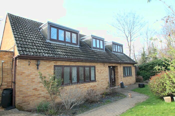 3 Bedroom Detached House To Rent In Warwick Drive, Cheshunt, Waltham Cross, EN8