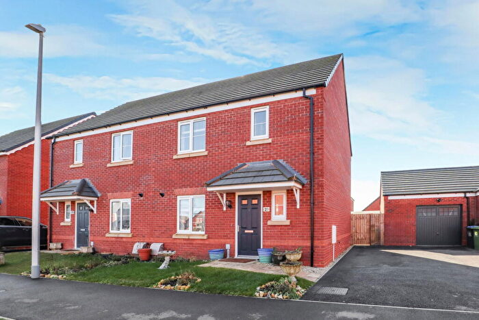 3 Bedroom Semi-Detached House For Sale In Four Acres, Warwick, CV34
