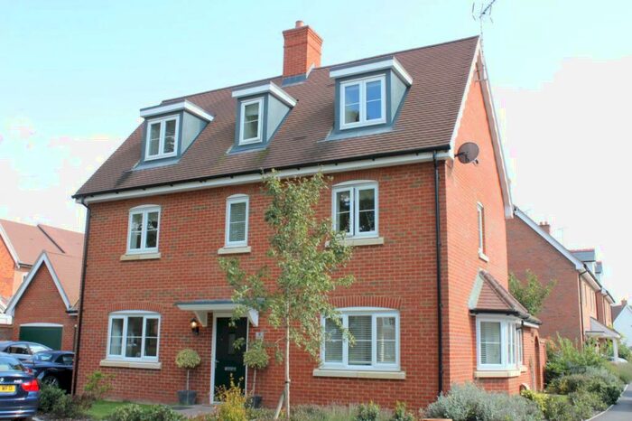 5 Bedroom Detached House To Rent In Heydon Way, Wickhurst Green, RH12