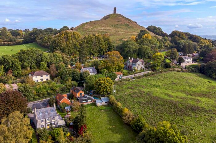 4 Bedroom Detached House For Sale In Coursing Batch, Glastonbury, Glastonbury, BA6