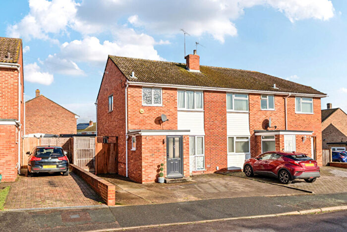 3 Bedroom Semi Detached House For Sale In Ongar Place, Addlestone, KT15