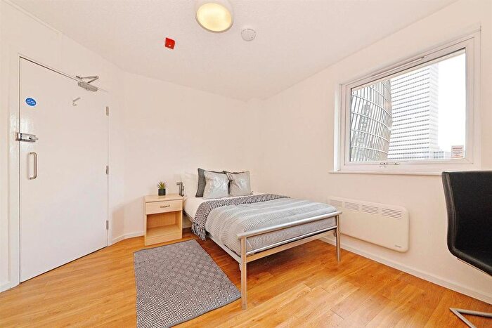 1 Bedroom Flat To Rent In Dantzic Street, Manchester, M4