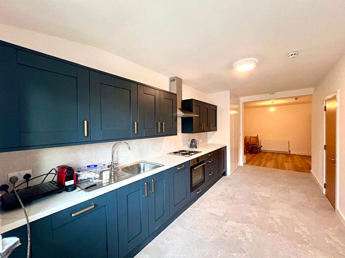 7 Bedroom Semi Detached House To Rent In Kenmore Avenue, Kenton, HA3