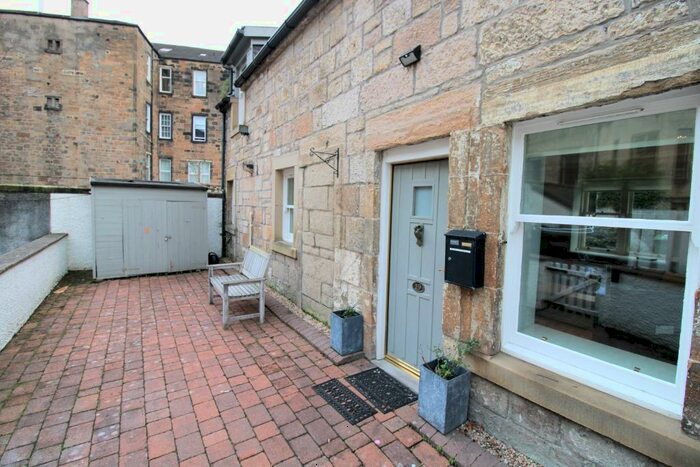 2 Bedroom Cottage To Rent In Royal Terrace Lane, Glasgow, G3