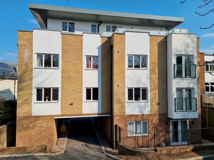 1 Bedroom Flat To Rent In Princes Road, Redhill, RH1