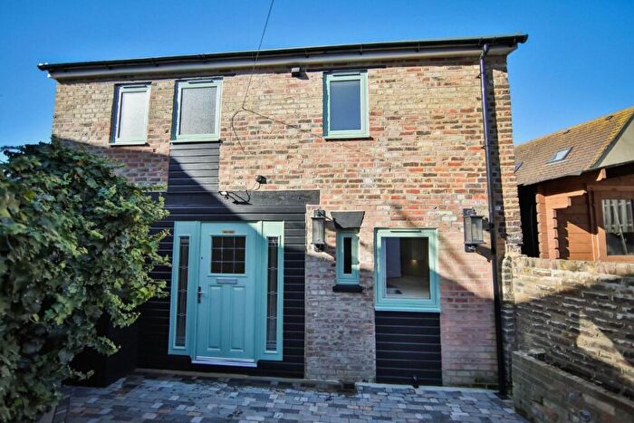 2 Bedroom Flat To Rent In Coach House, D Dover Road, Folkestone, CT20