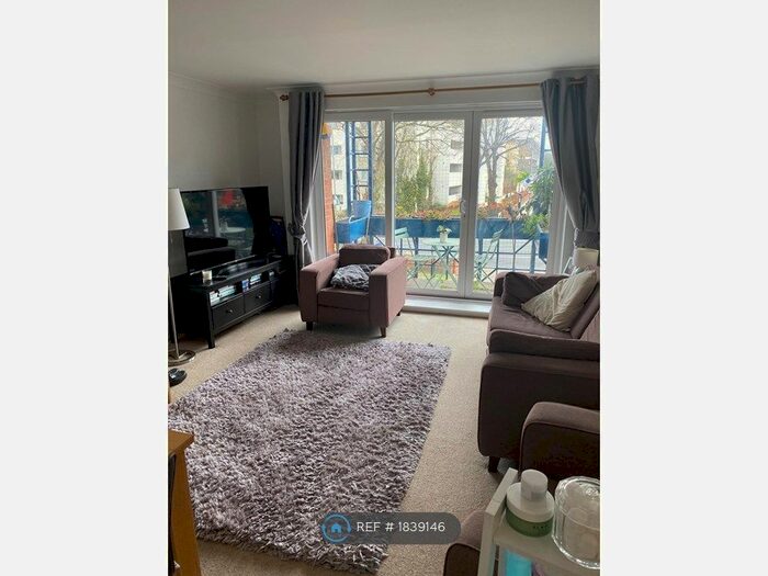 1 Bedroom Flat To Rent In Langham Court, London, SW15