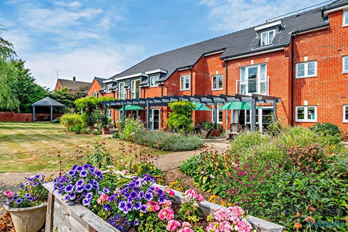 1 Bedroom Flat For Sale In Park House, Old Park Road, Hitchin, Hertfordshire, SG5