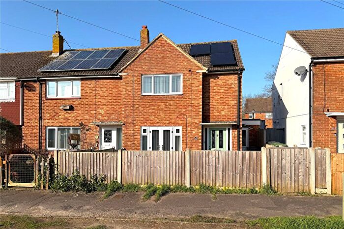 2 Bedroom Semi Detached House For Sale In Moorgreen Road, Havant, Hampshire, PO9