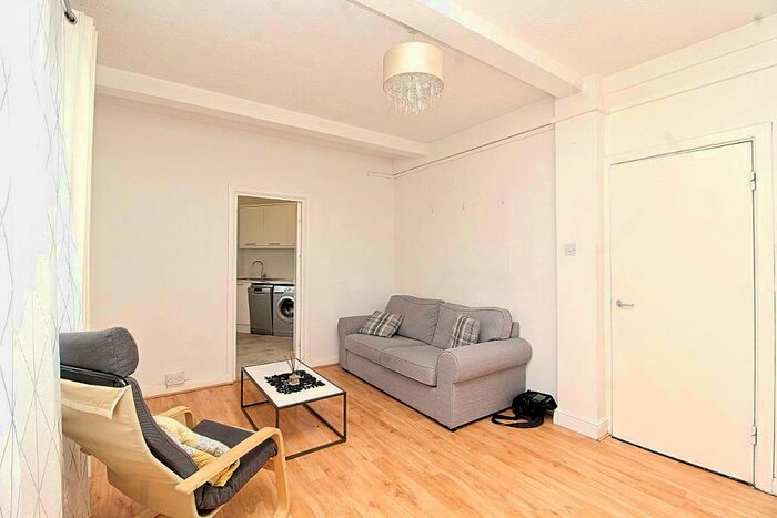 1 Bedroom Flat To Rent In High Road, N17