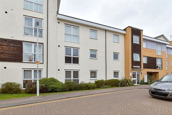 2 Bedroom Flat For Sale In Olympia Way, Whitstable, Kent, CT5