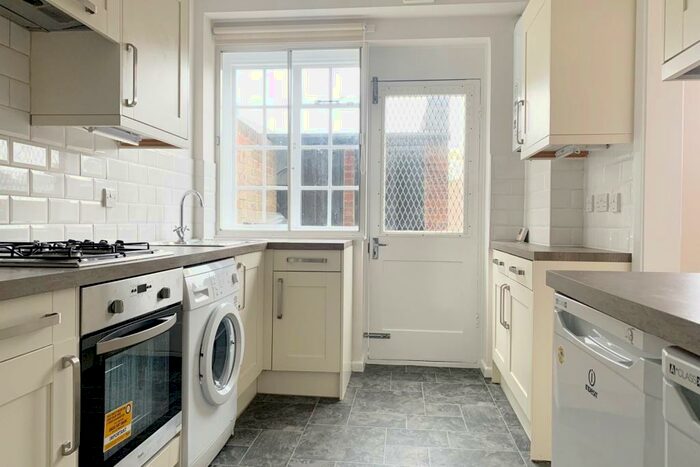 3 Bedroom Terraced House To Rent In Park Hall Road, West Dulwich, London, SE21