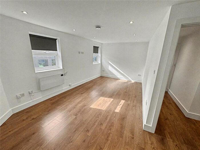 1 Bedroom Apartment To Rent In Rushey Green, London, SE6