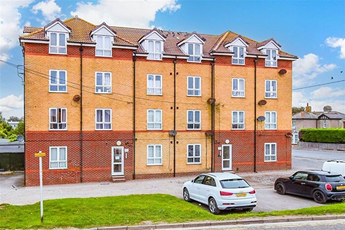 2 Bedroom Flat For Sale In Mountfield Road, New Romney, Kent, TN28