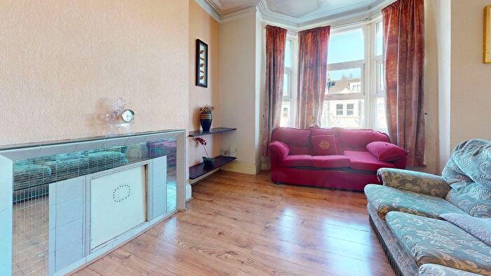 2 Bedroom Maisonette To Rent In Gleneagle Road, London, SW16
