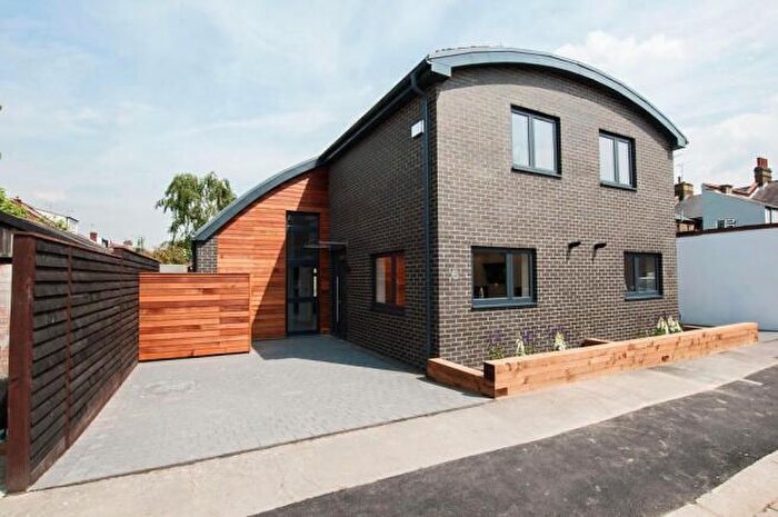 3 Bedroom Terraced House For Sale In Cobham Road, Walthamstow, E17