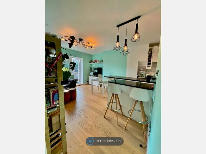 2 Bedroom Flat To Rent In Finn House, London, N1