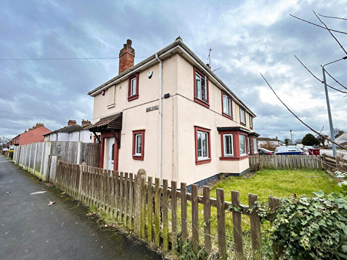 3 Bedroom Semi-Detached House For Sale In Digby Street, Scunthorpe, DN15