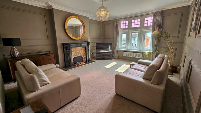 2 Bedroom Flat To Rent In Uplands Crescent, Uplands, Swansea, SA2