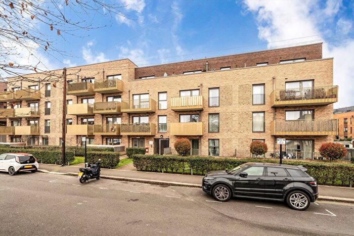 1 Bedroom Flat For Sale In Pears Road, Hounslow, TW3