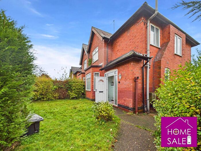 3 Bedroom Semi Detached House For Sale In Lyndsay Avenue, Abington, Northampton, NN3