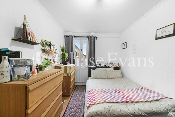 3 Bedroom Flat For Sale In Seyssel Street, Isle Of Dogs, London, E14