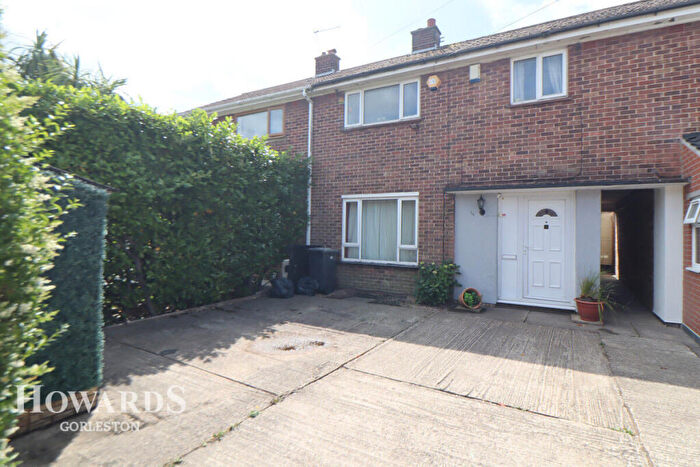 3 Bedroom Terraced House For Sale In Keble Road, Gorleston, NR31