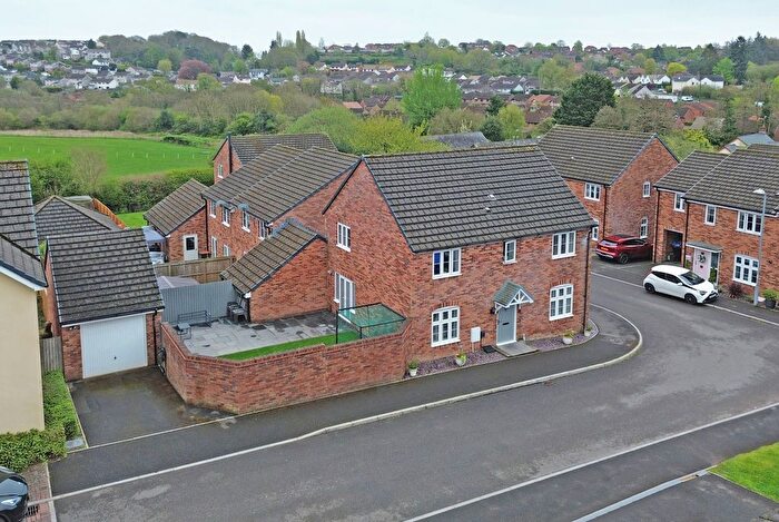 4 Bedroom Detached House For Sale In Stylish Family House, Gloch Wen Close, Rhiwderin, NP10