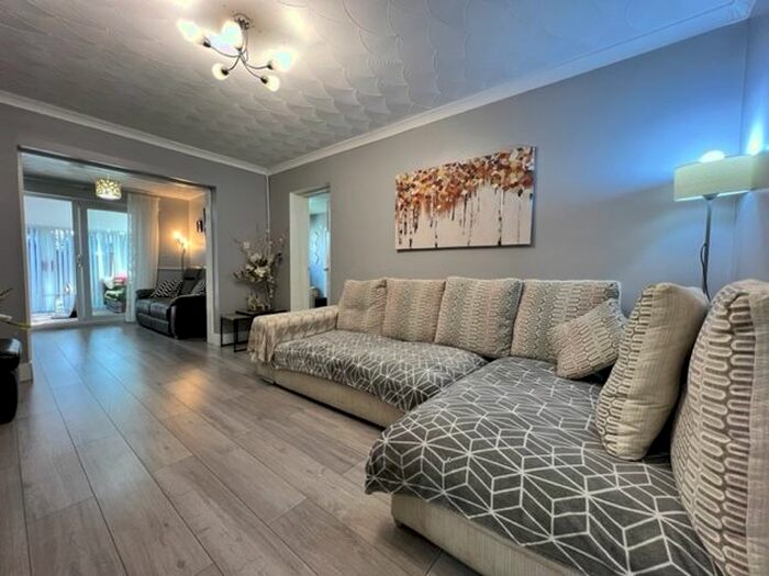 4 Bedroom Property To Rent In Eaglesthorpe, Peterborough, PE1