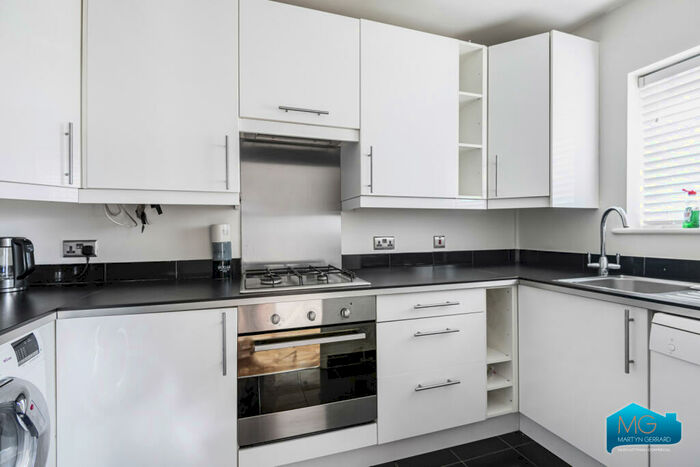 1 Bedroom Maisonette To Rent In Puller Road, High Barnet, Hertfordshire, EN5